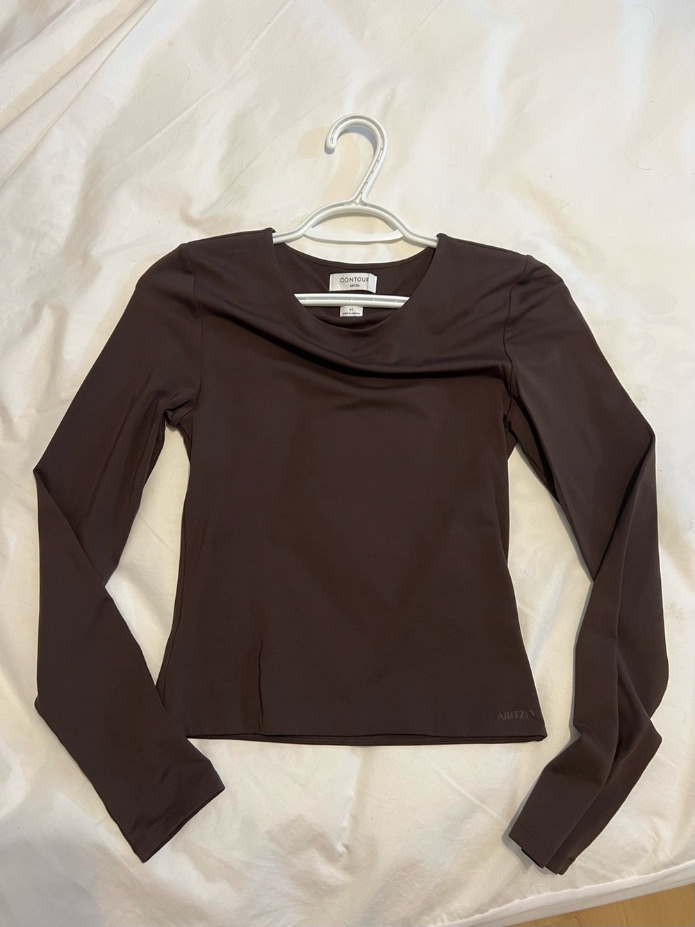 Aritzia contour long sleeve